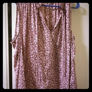 Sleevless Loft blouse